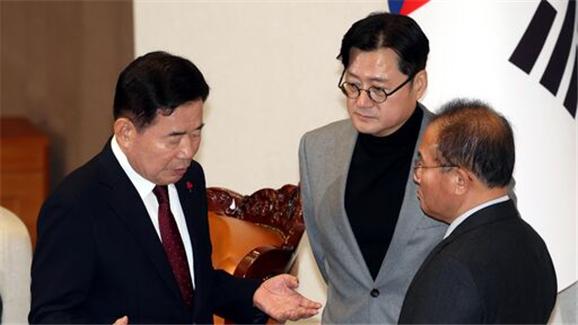 이미지출처 /김진표(왼쪽) 국회의장 대한민국 국회 홈페이지